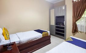 Spot On 3858 Elsana Transit Hotel  2*